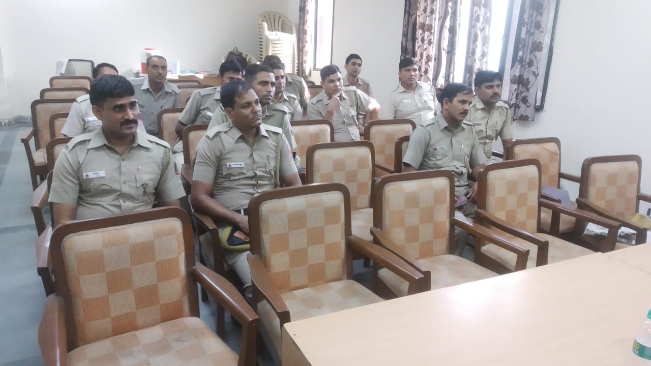 Psychiatrists session of delhi police at Delhimindclinc